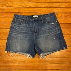 Women’s Curvy High-Rise Denim Shorts